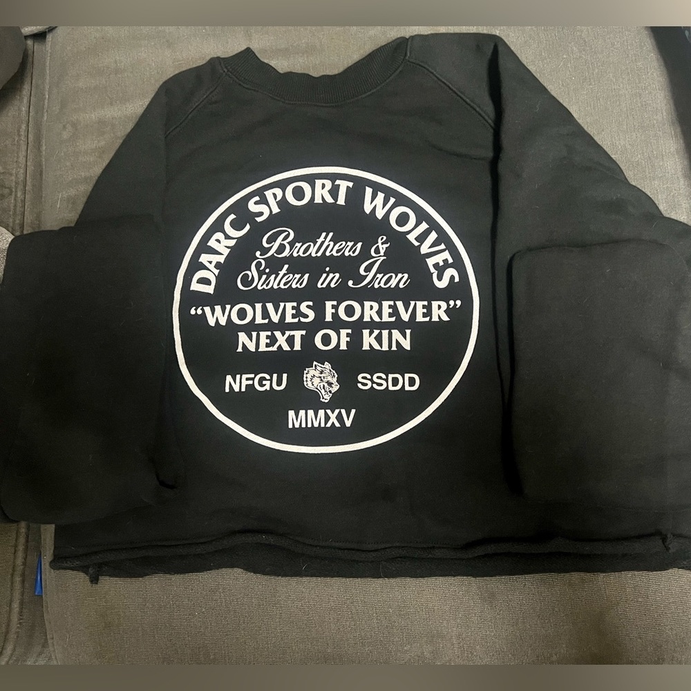She Full Circle Raglan (Cropped) Crewneck